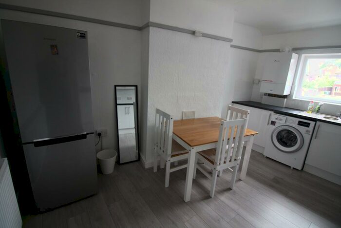 2 Bedroom Flat To Rent In Prior Deram Walk, Canley, Coventry, CV4