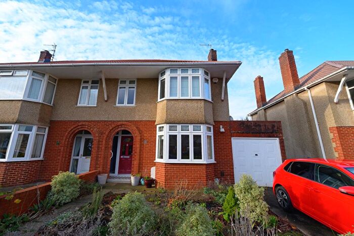 3 Bedroom Semi Detached House For Sale In Oakdale Close, Downend, Bristol, BS16
