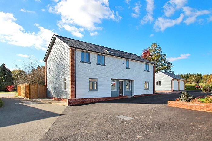 5 Bedroom Detached House For Sale In Little Dale Farm, Colliers Green, Kent, TN17