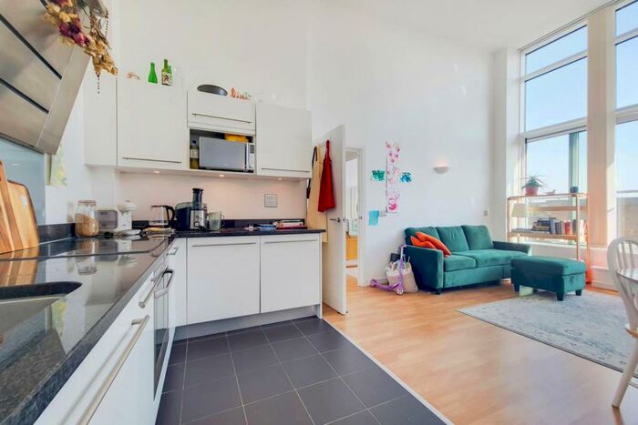 2 Bedroom Flat To Rent In Argyll Road, Woolwich, London, SE18