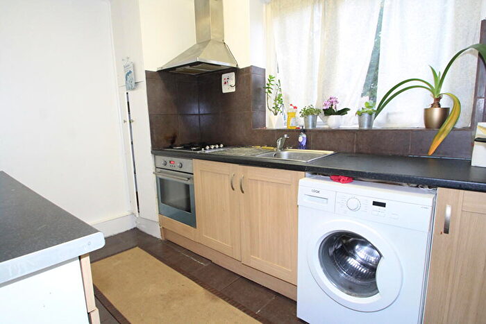 3 Bedroom Apartment To Rent In Baker House, Clapham Junction, SW11