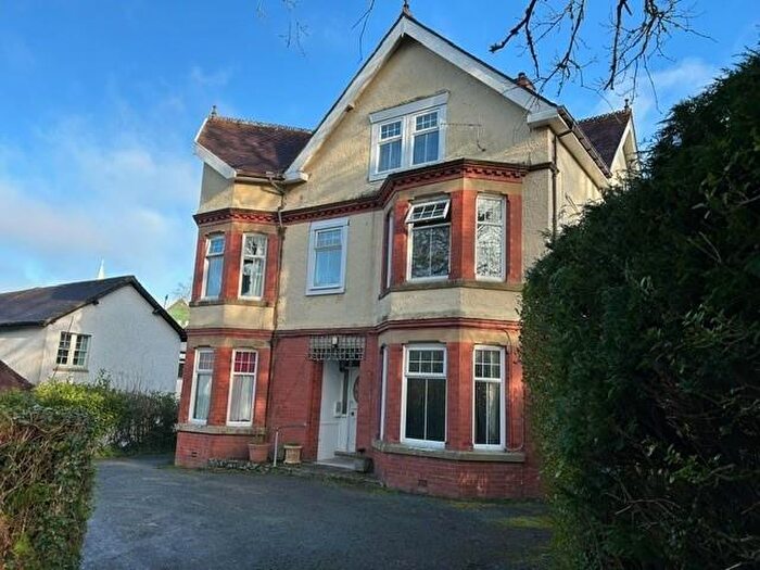 1 Bedroom Apartment To Rent In Cefnllys Lane, Llandrindod Wells, LD1