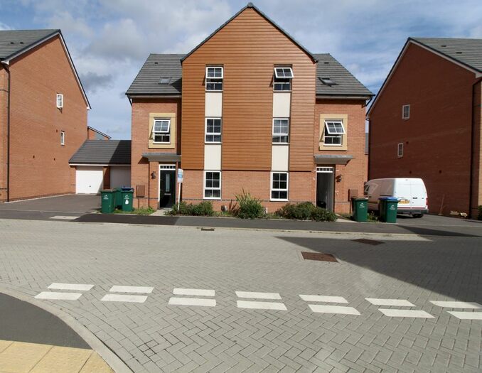 4 Bedroom Semi-Detached House To Rent In Canal View, Coventry, West Midlands, CV1