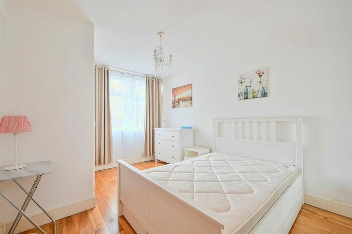 1 Bedroom Flat To Rent In Shepherds Bush Green, Shepherd's Bush, London, W12