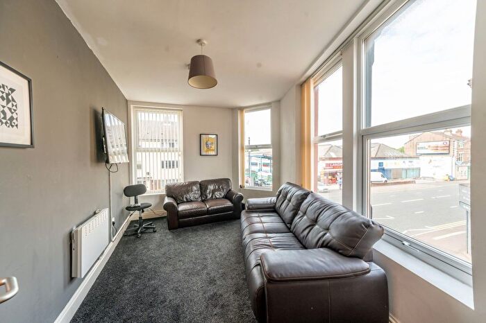 4 Bedroom Maisonette To Rent In Albany Road, Kensington, L7