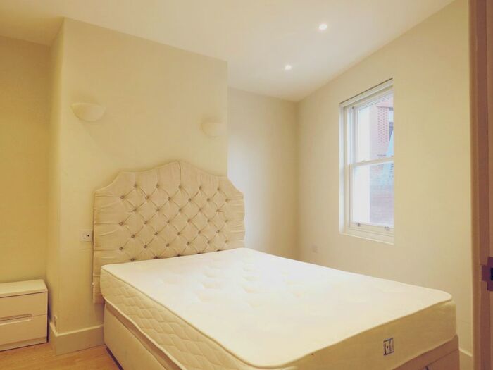 2 Bedroom Flat To Rent In Milkwood Road, Herne Hill, London, SE24