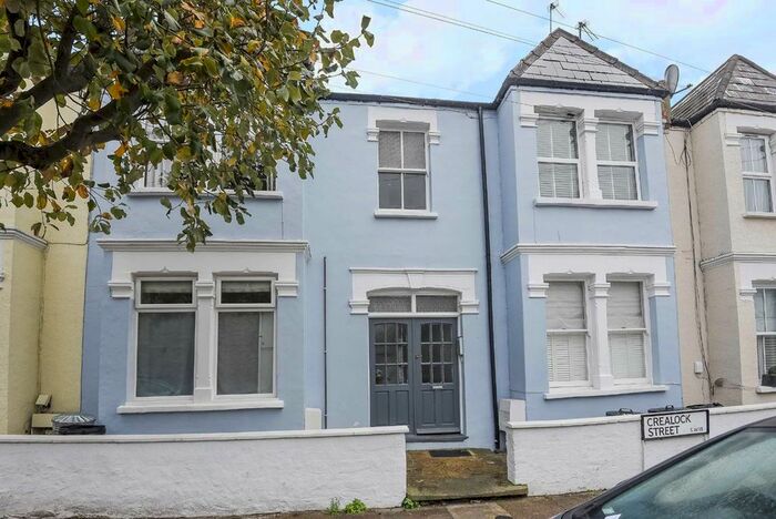 2 Bedroom Flat To Rent In Crealock Street, London, SW18