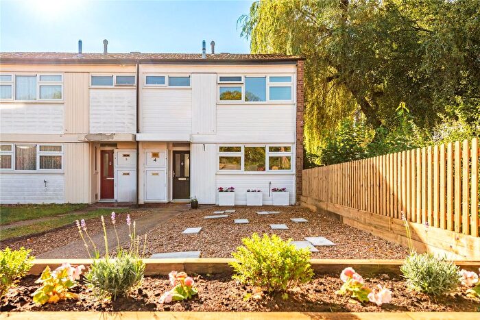 3 Bedroom End Of Terrace House To Rent In Cotswold Close, St. Albans, AL4