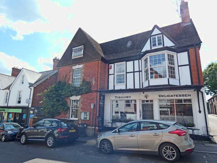 3 Bedroom Flat To Rent In Jubilee Mews, High Street, Tisbury, SP3