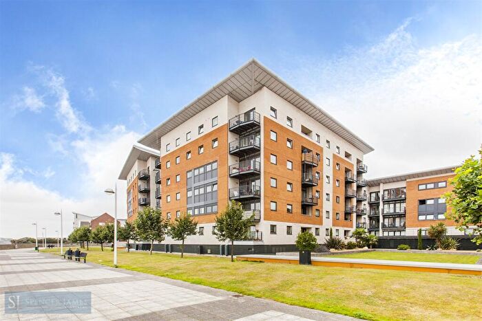 3 Bedroom Apartment To Rent In Lowestoft Mews, E16