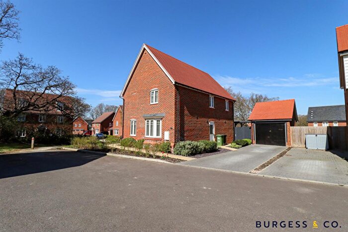 4 Bedroom Detached House For Sale In Gracelands Drive, Bexhill-On-Sea, TN39