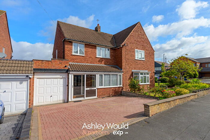 3 Bedroom Semi Detached House For Sale In Hillbrow Crescent, Halesowen, B62
