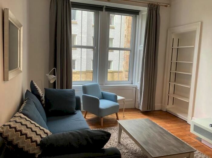 2 Bedroom Flat To Rent In South Oxford Street, Edinburgh, EH8