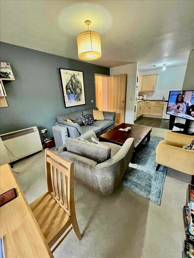 2 Bedroom Flat To Rent In Alder Court, London, London, N11