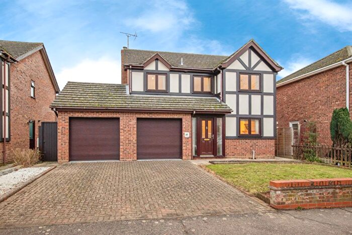 4 Bedroom Detached House For Sale In Mountbatten Drive, Colchester, CO2
