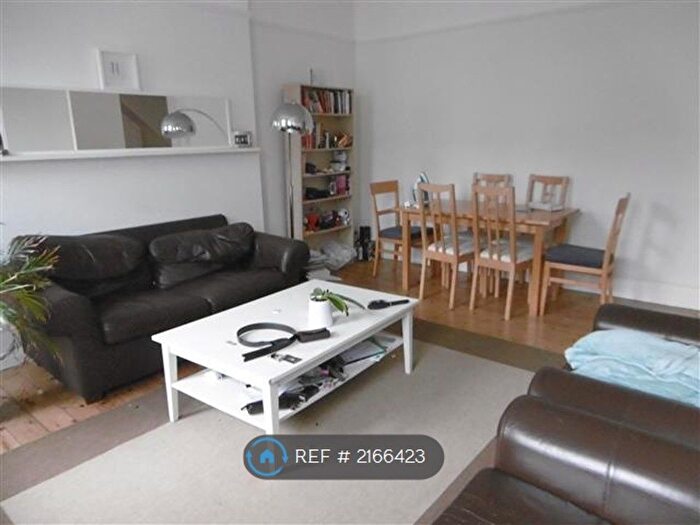 1 Bedroom Flat To Rent In Warwick Road, London, SW5