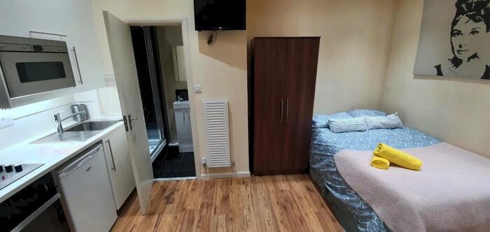 1 Bedroom House To Rent In St Pauls Ave, London, NW2