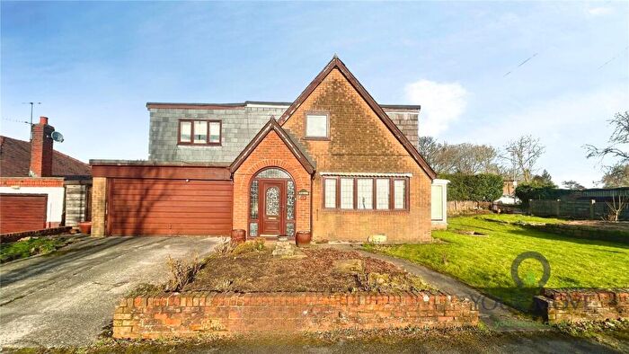 4 Bedroom Detached House For Sale In Rochdale Road, Shaw, Oldham, Greater Manchester, OL2
