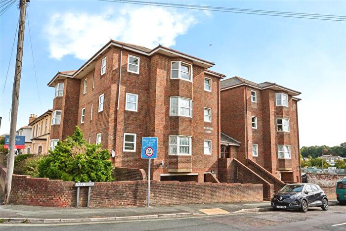 2 Bedroom Flat For Sale In Park Road, Ryde, Isle Of Wight, PO33