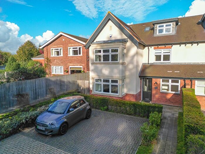 4 Bedroom Semi-Detached House To Rent In Banbury Road, Oxford, OX2