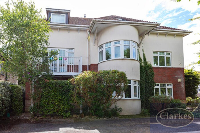 2 Bedroom Flat For Sale In Queens Park South Drive, Bournemouth, BH8