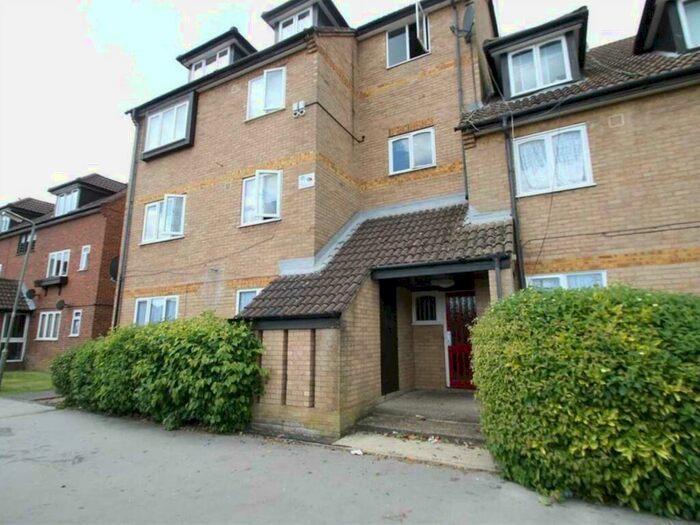 1 Bedroom Flat To Rent In Springwood Crescent, Edgware, HA8