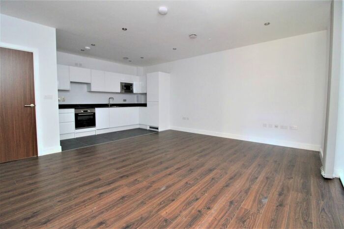 1 Bedroom Flat To Rent In Eastbury Road, Watford, WD19