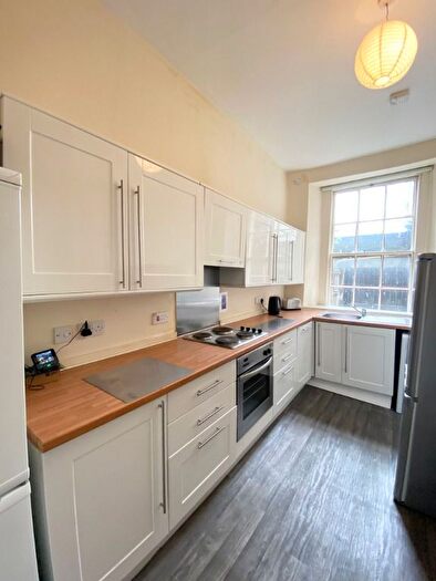 4 Bedroom Flat To Rent In Castle Street, City Centre, Dundee, DD1