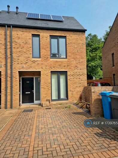 2 Bedroom Terraced House To Rent In Castle Croft Drive, Sheffield, S2