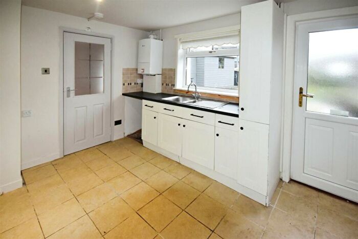 3 Bedroom Terraced House To Rent In Auchnacraig Road, Clydebank, G81