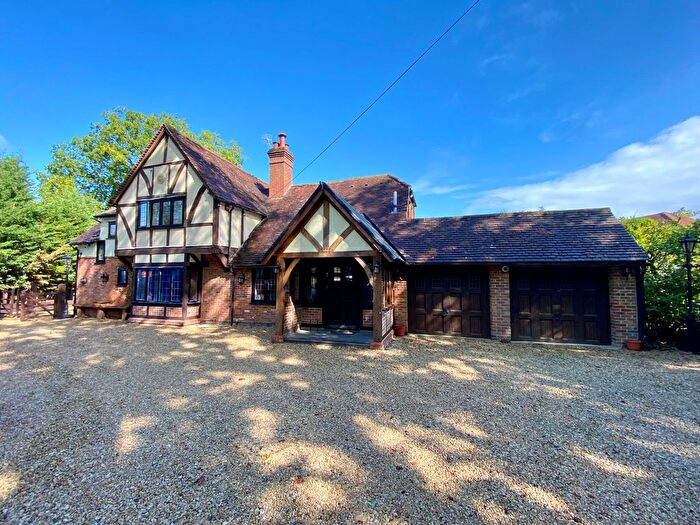 4 Bedroom Detached House For Sale In Charlwood Road, Hookwood, RH6