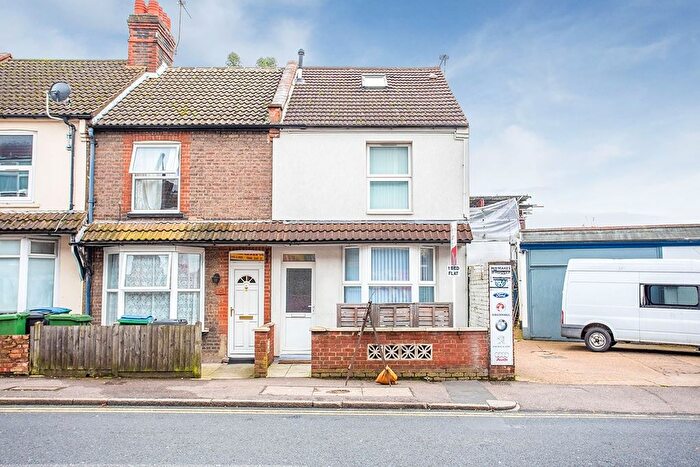 1 Bedroom Flat To Rent In Whippendell Road, Watford, WD18