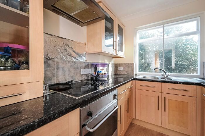 2 Bedroom Flat To Rent In Denmark Avenue, Wimbledon, London, SW19