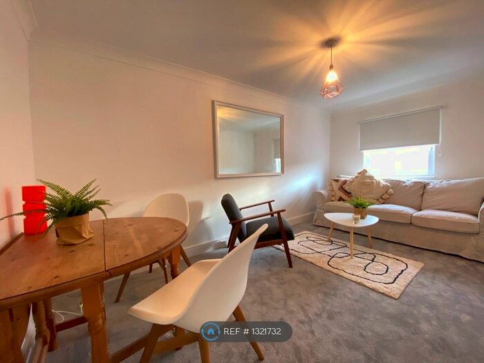 1 Bedroom Flat To Rent In Blythe Road, London W14