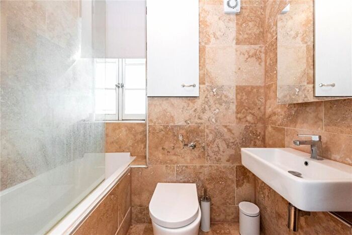 2 Bedroom Apartment To Rent In Bourne Estate, Portpool Lane, London, EC1N