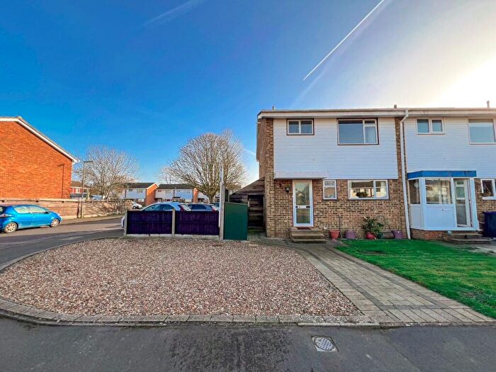 3 Bedroom End Of Terrace House For Sale In Fleetside, West Molesey, KT8