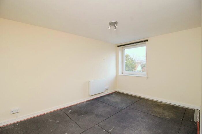 1 Bedroom Flat To Rent In Worcester Road, SM2
