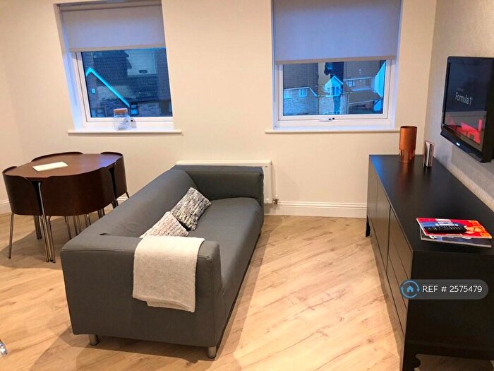 1 Bedroom Flat To Rent In Woodhead Drive, Cambridge, CB4