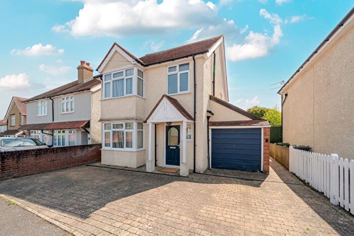 3 Bedroom Detached House For Sale In Alwyn Road, Maidenhead, SL6