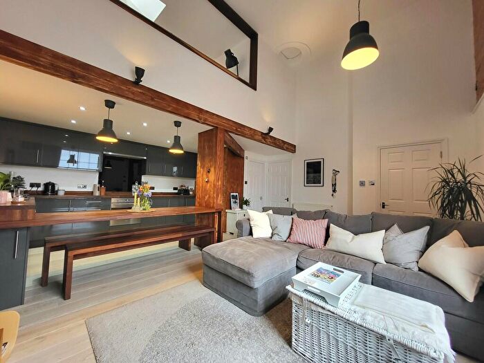 2 Bedroom Maisonette To Rent In High Street, Uttoxeter, ST14
