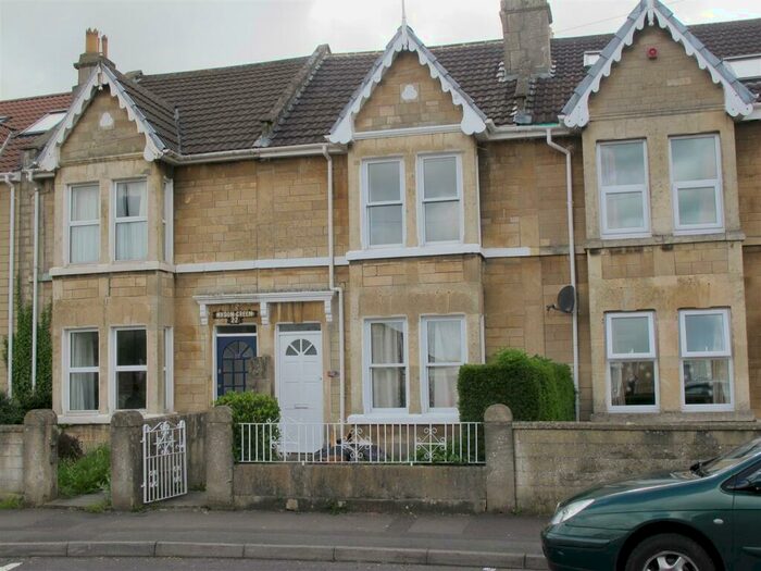 4 Bedroom Terraced House To Rent In Southdown Road, BA2