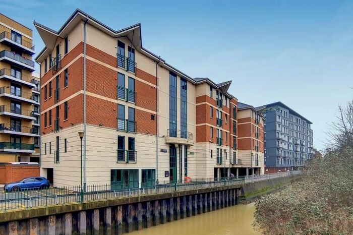 Studio To Rent In Caxton Place, Roden Street, Ilford, IG1