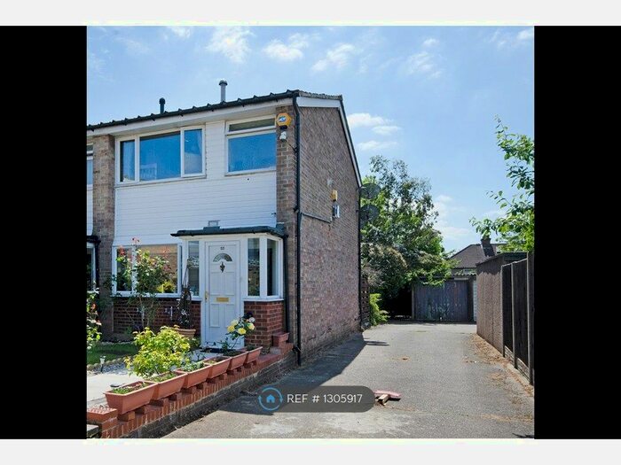 2 Bedroom End Of Terrace House To Rent In Winkley Court, Harrow HA2