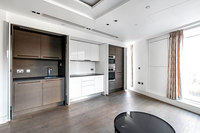 2 Bedroom Flat To Rent In , Kensington High Street, London, W14