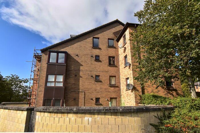 3 Bedroom Maisonette To Rent In Hillcrest Avenue, Cumbernauld, G67