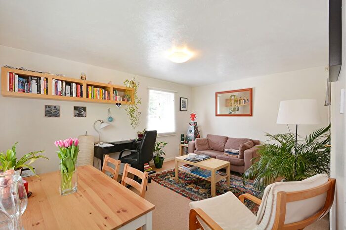 1 Bedroom Flat To Rent In Beaufort House, Winders Road, SW11