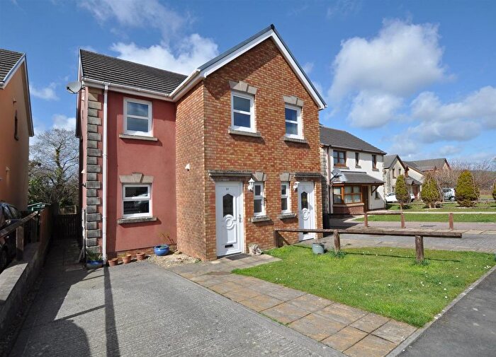 3 Bedroom Semi-Detached House To Rent In Maes Abaty, Whitland, SA34