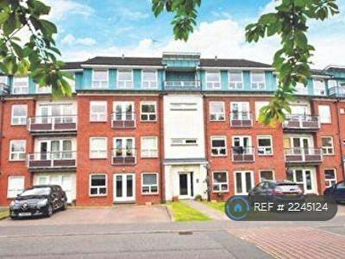 2 Bedroom Flat To Rent In Strathblane Gardens, Glasgow, G13