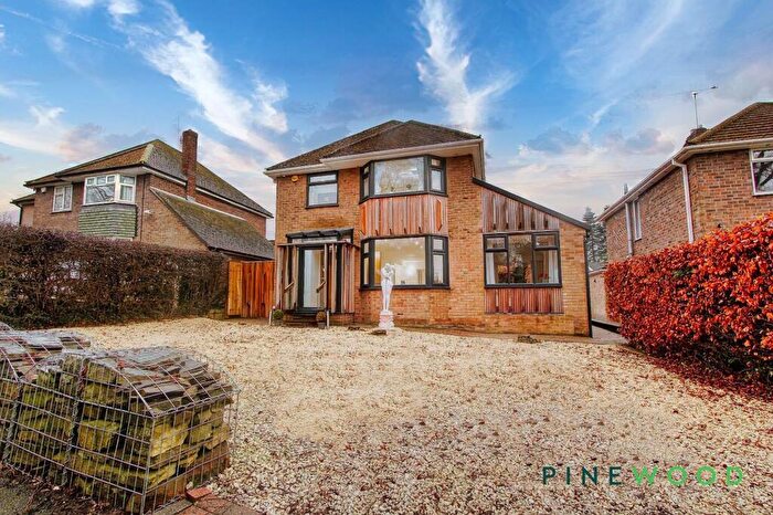 4 Bedroom Detached House For Sale In Langer Lane, Chesterfield, S40