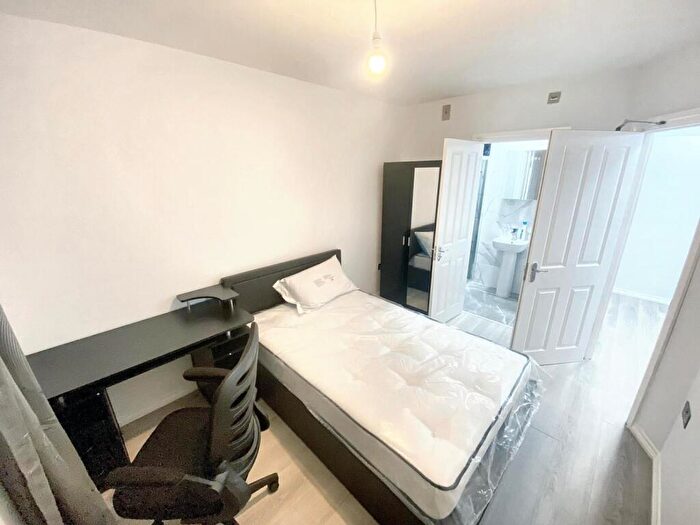 6 Bedroom House To Rent In Hogarth Walk, Bristol, BS7